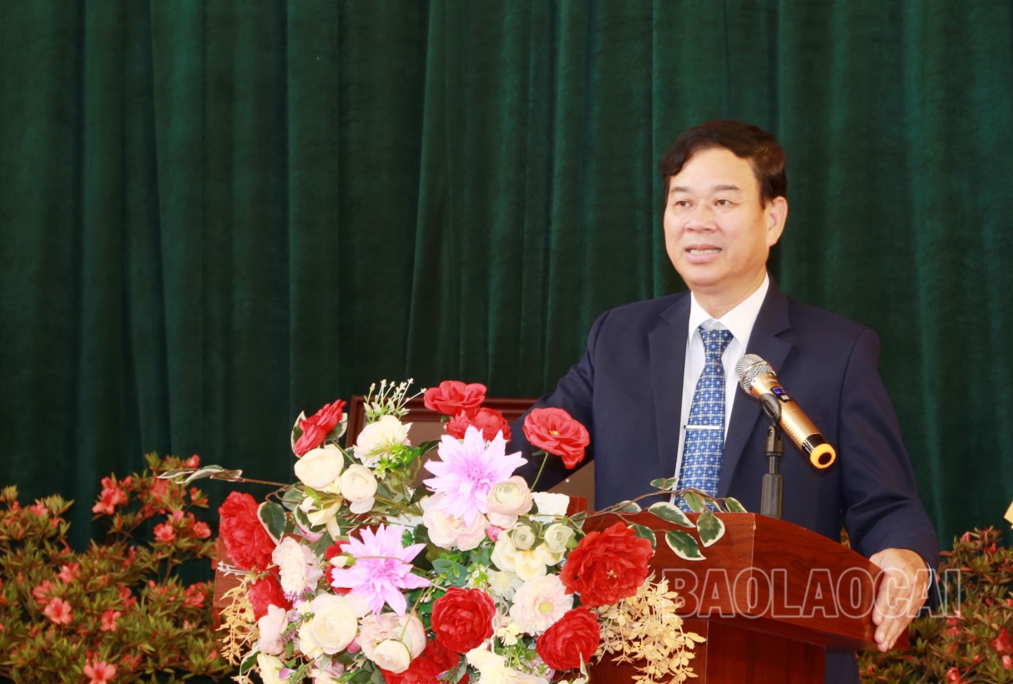Phó Chủ tịch Thường trực HĐND tỉnh Vũ Văn Cài phát biểu tại ngày hội.