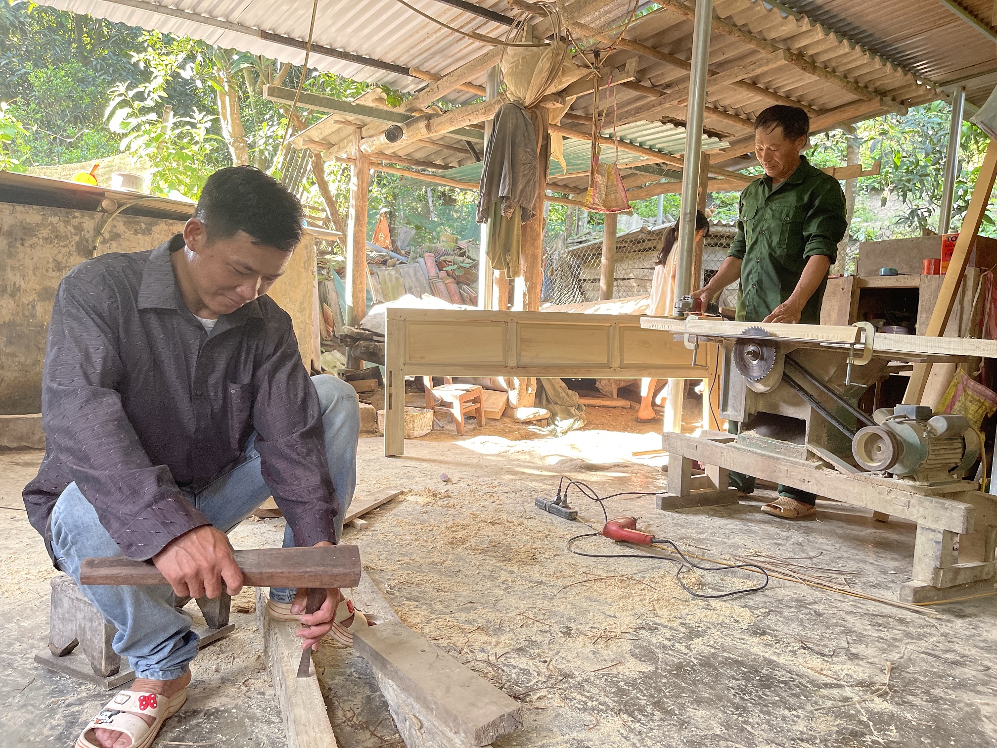 Nhiều lao động nông thôn ở xã Cốc Mỳ (Bát Xát) được hỗ trợ học nghề.jpg