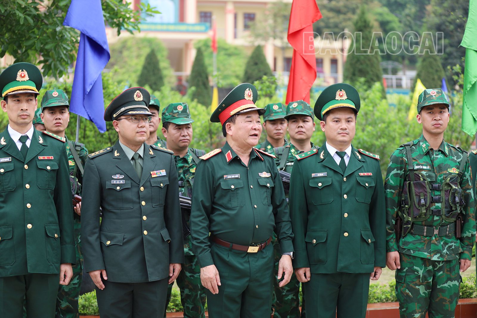 Thượng tướng Hoàng Xuân Chiến kiểm tra tại Đồn Biên phòng cửa khẩu quốc tế Lào Cai..JPG
