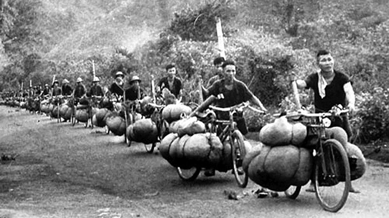 Đảng ta đã huy động được lực lượng lớn dân công thồ hàng bằng xe đạp phục vụ cho chiến dịch Điện Biên Phủ.