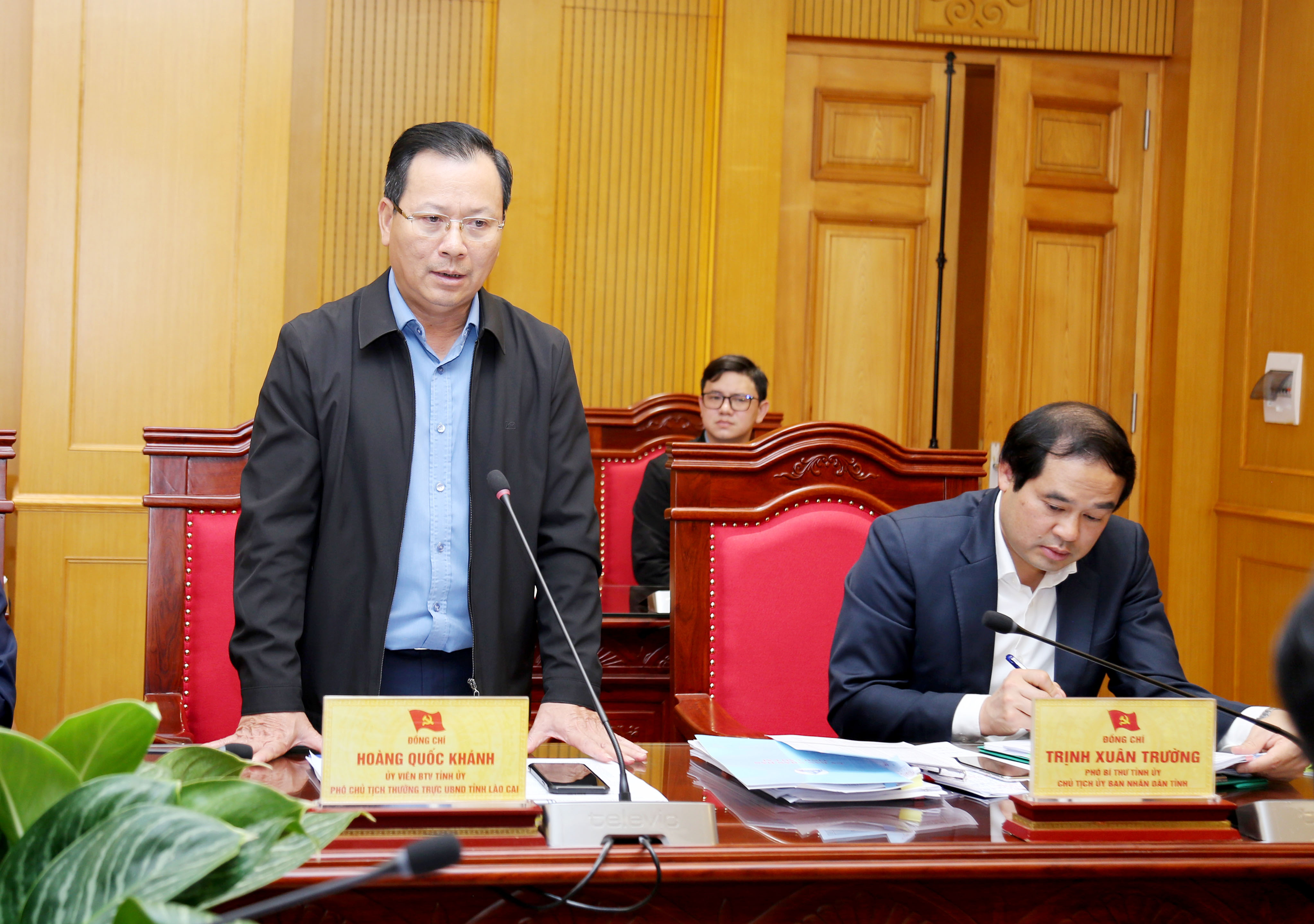 Phó chủ tịch Thường trực UBND tỉnh Hoàng Quốc Khánh nêu ý kiến về quy hoạch cửa khẩu.