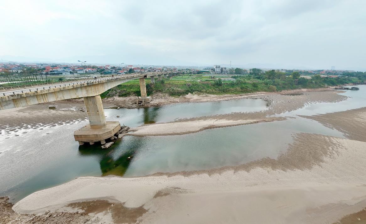 Sông Đà trơ đáy, 5 nhà máy thủy điện có bị ảnh hưởng?
