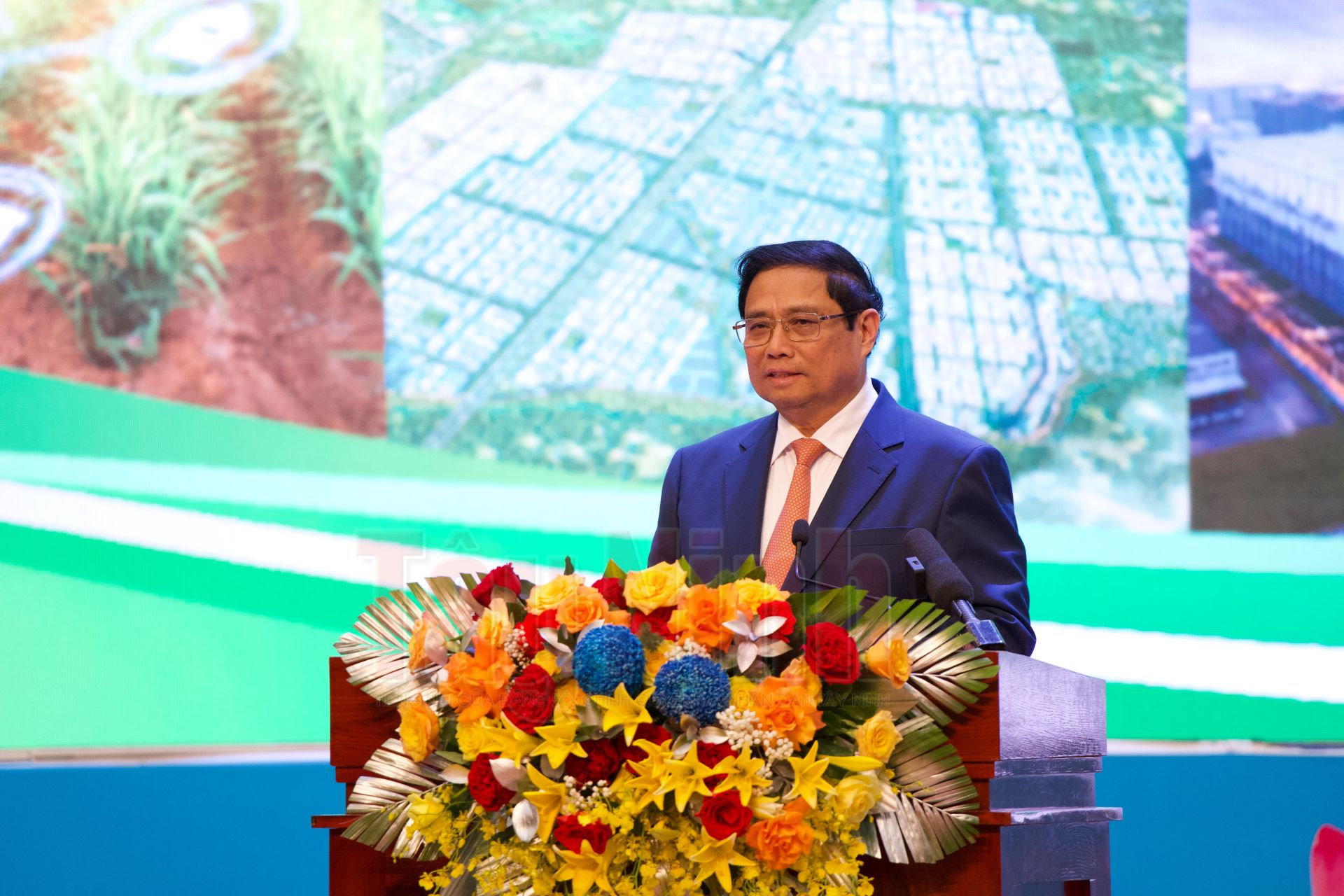 Thủ tướng Chính phủ Phạm Minh Chính phát biểu chỉ đạo hội nghị.