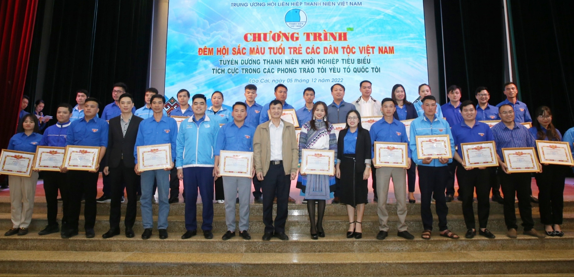 27 thanh niên dân tộc thiểu số tiêu biểu được tuyên dương trong Đêm hội sắc màu tuổi trẻ các dân tộc Việt Nam ảnh 1