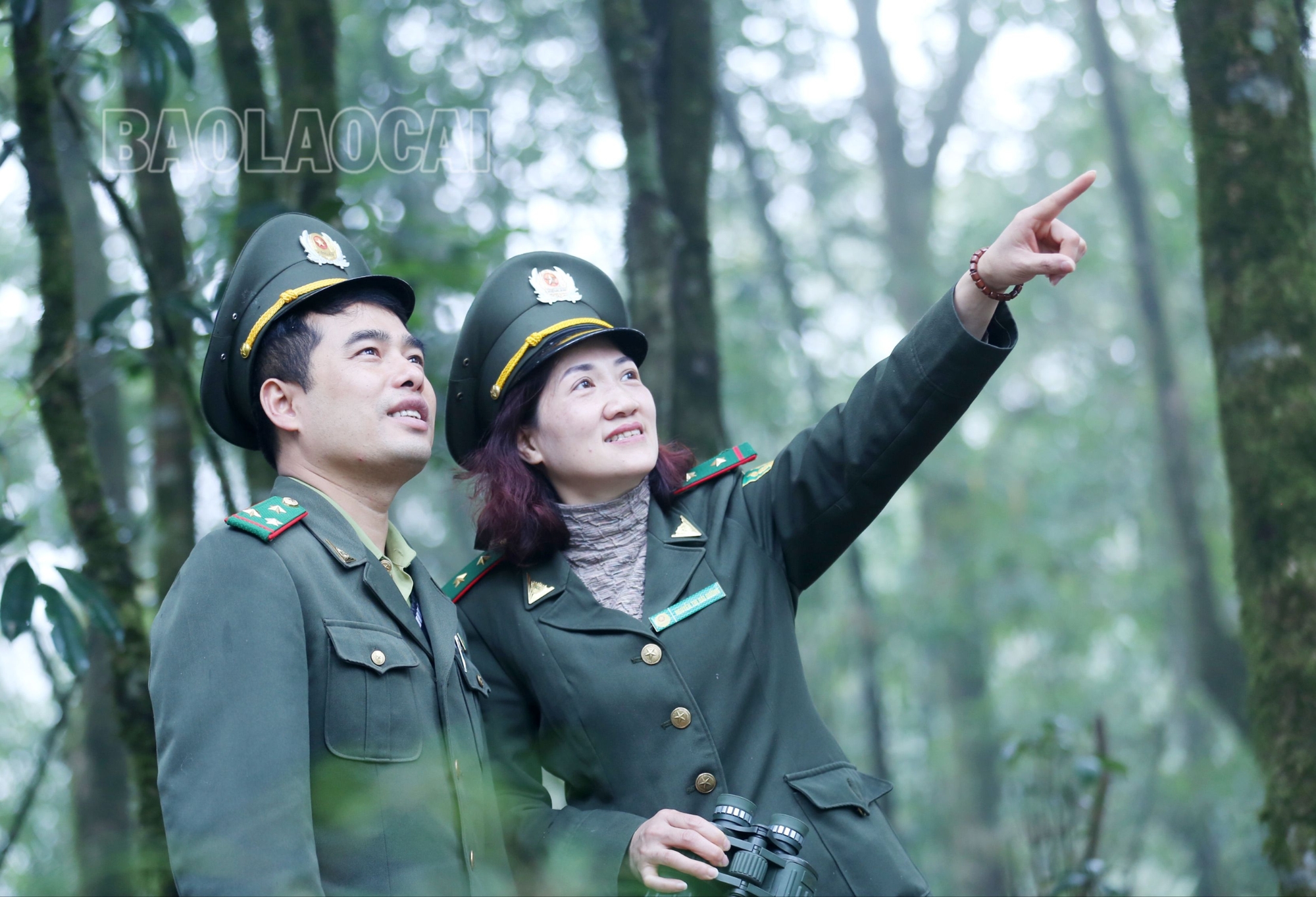 Tuần rừng cùng cán bộ Trạm Kiểm lâm cao nhất Việt Nam