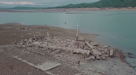 Lộ diện di tích 300 năm tuổi ở Philippines do hạn hán