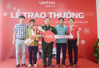 Viettel Tỉnh Lào Cai trao thưởng đặc biệt quan trọng mang đến người tiêu dùng công tác “Lên 4G, lên đời”