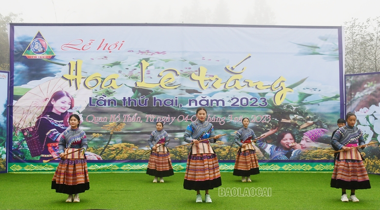 UBND xã Quan Hồ Thẩn tổ chức Lễ hội Hoa Lê trắng góp phần thu hút khách du lịch đến trải nghiệm.jpg