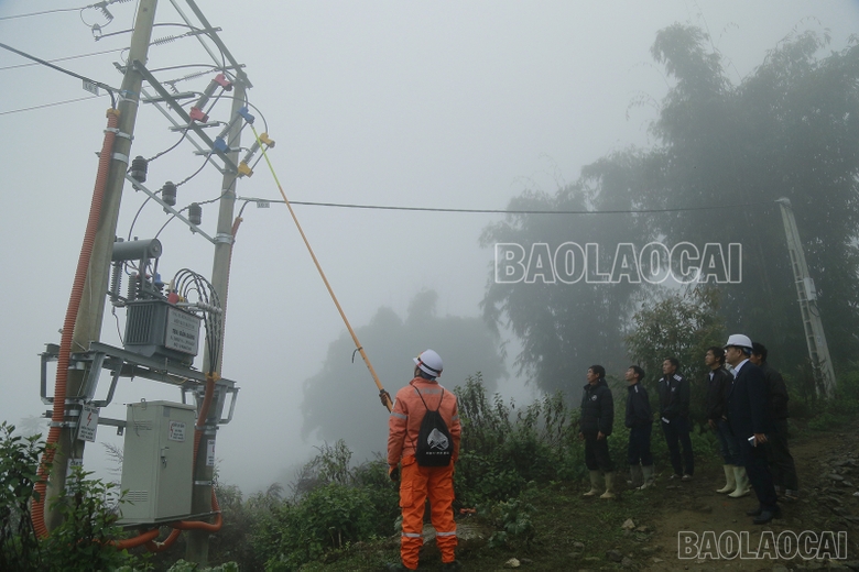 Bản Giàng - thôn khó khăn nhất của xã Pa Cheo chính thức có điện lưới quốc gia