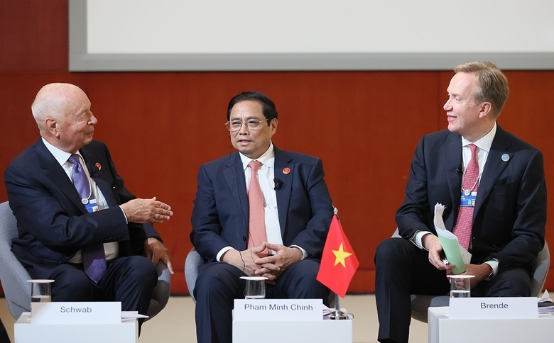 Thủ tướng kết thúc tốt đẹp chuyến thăm chính thức Trung Quốc và tham dự Hội nghị WEF Thiên Tân ảnh 5