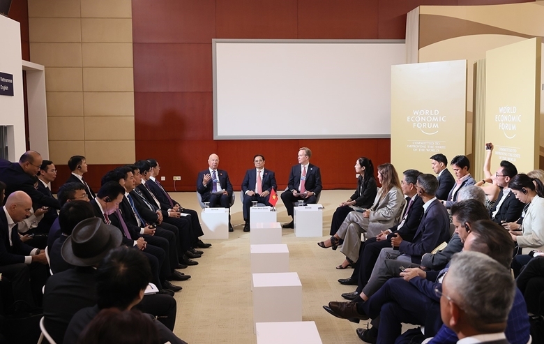 Thủ tướng kết thúc tốt đẹp chuyến thăm chính thức Trung Quốc và tham dự Hội nghị WEF Thiên Tân ảnh 4