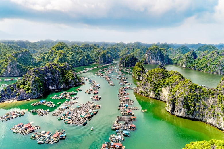 vinh lan ha 5 832 8535 Cẩm nang du lịch nổi tiếng thế giới đề xuất 10 điểm đến hàng đầu ở Việt Nam