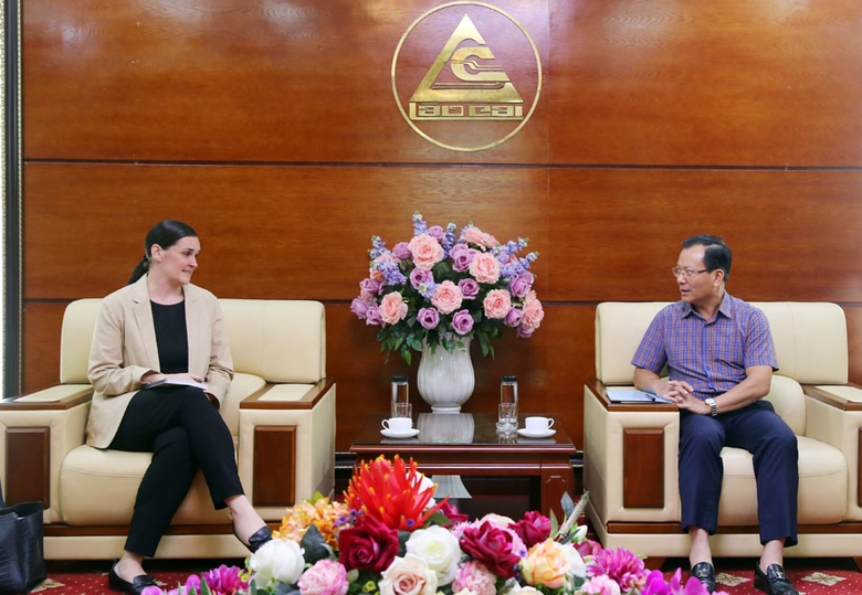 Phó Chủ tịch Thường trực UBND tỉnh Hoàng Quốc Khánh tiếp xã giao đoàn công tác của Đại sứ quán Ô-xtrây-li-a tại Việt Nam ảnh 1