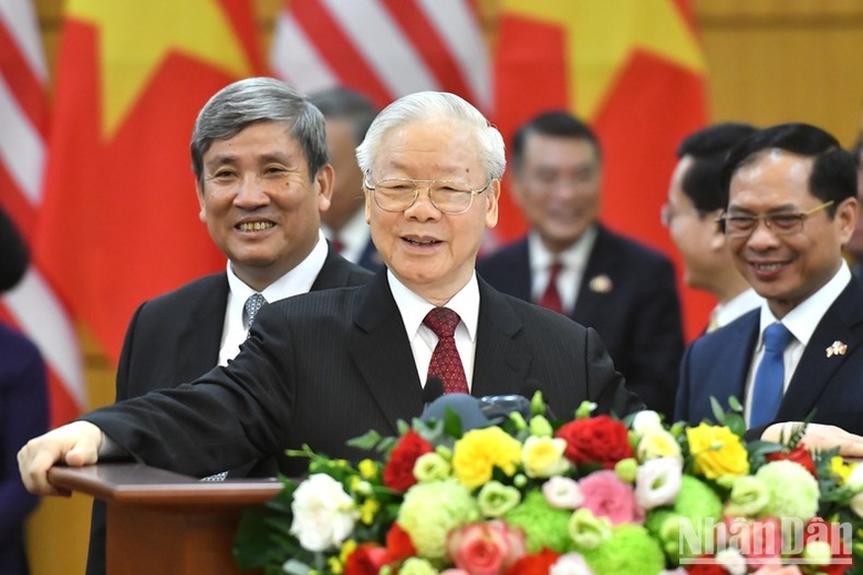 Tổng Bí thư Nguyễn Phú Trọng phát biểu tại cuộc họp báo chung với Tổng thống Hoa Kỳ Joe Biden. ảnh 2