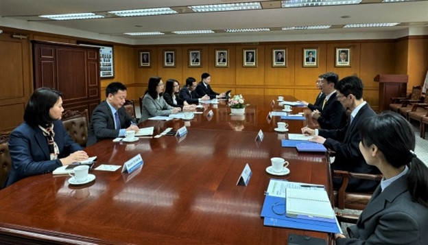 Ủy ban Chứng khoán tạo thuận lợi để nhà đầu tư Hàn Quốc đầu tư vào thị trường vốn Việt Nam